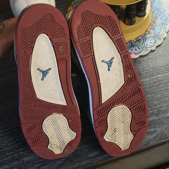 Jordan sneakers - Picture 3 of 5